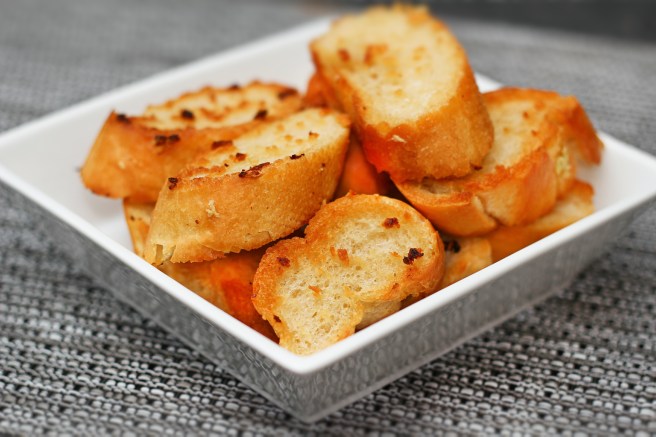 Lauksúpa með beikonkurli og steiktu hvítlauksbrauði