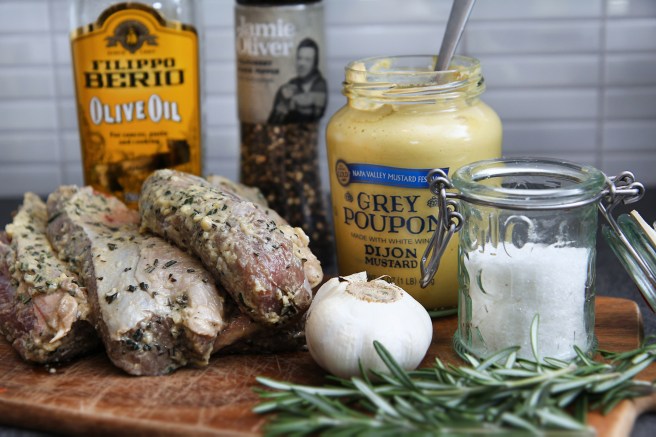 Lambalundir með parmesan gremolata krömdum kartöflum og sveppasósu með piparosti