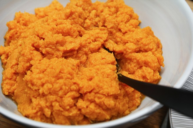 Kjúklingabringur með himneskri fyllingu og sætri kartöflustöppu