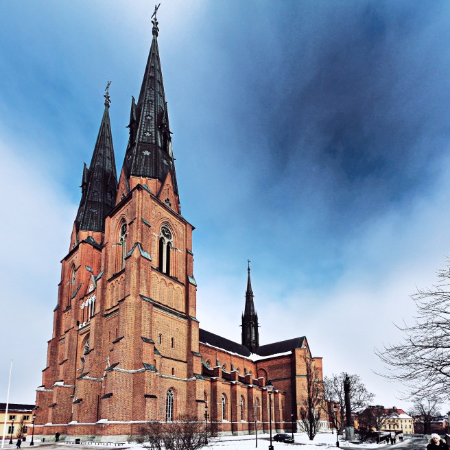 Kaffikaka með valhnetum og hlynsírópsglassúr