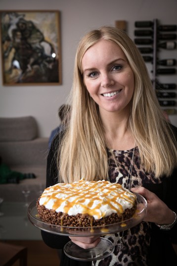 Rice krispies kaka með bananarjóma og karamellu