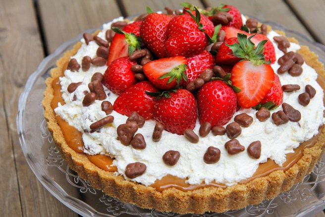 Karamelludraumur með daimrjóma og jarðaberjum