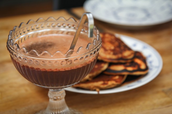 Hnetusmjörs- og bananapönnukökur með Nutellasýrópi