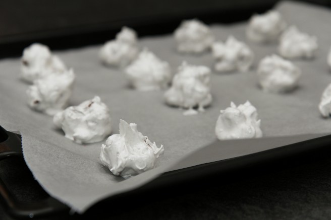 Súkkulaðimarenstoppar með frönsku núggati