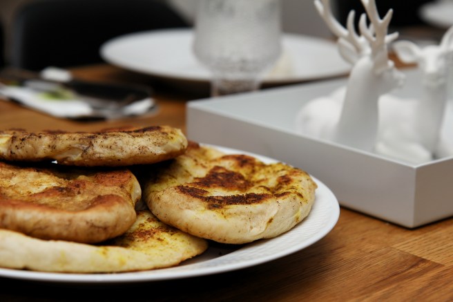 Indverskur Korma kjúklingur og nan-brauð