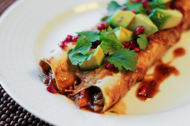Tælenskar kjúklingaenchiladas með granateplum