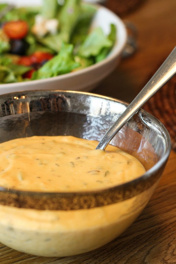 Hægeldað nauta innra læri, kartöflugratín, heimagerð bernaise sósa og piparostasveppasósa