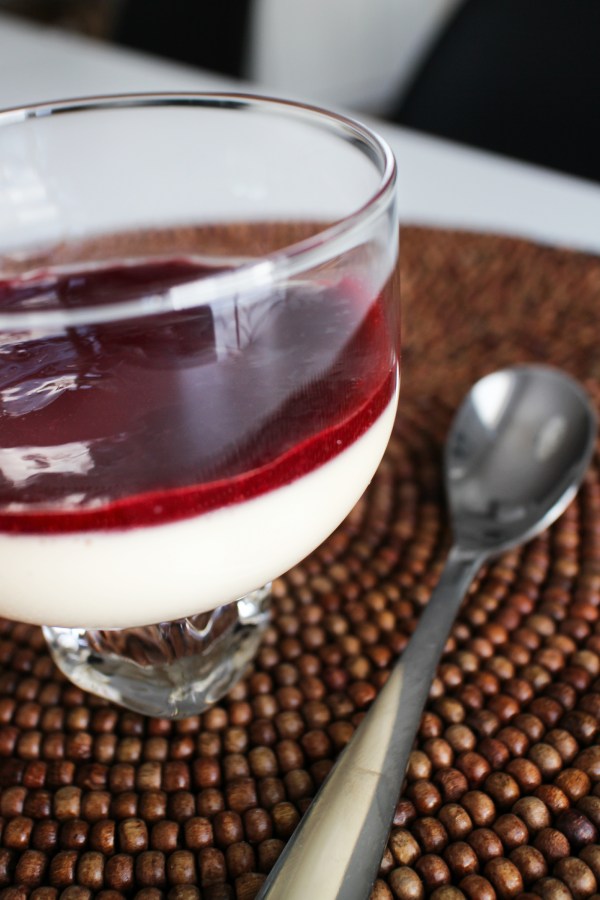 Pannacotta með hindberjasýrópi