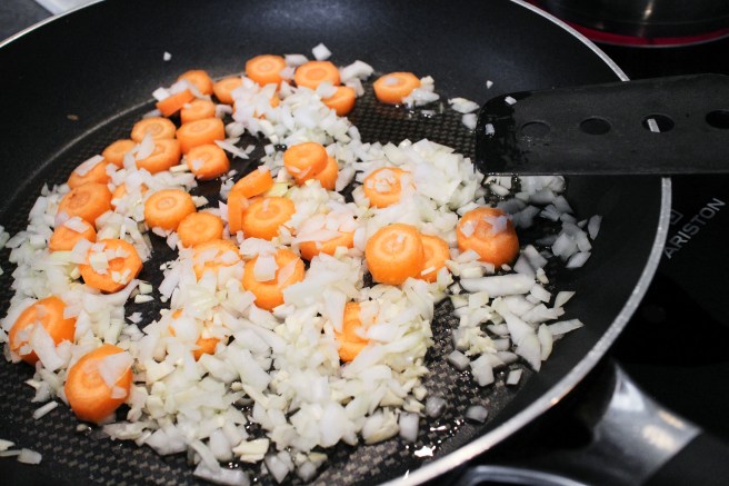 Fiskur með gulrótum í ljúffengri sósu