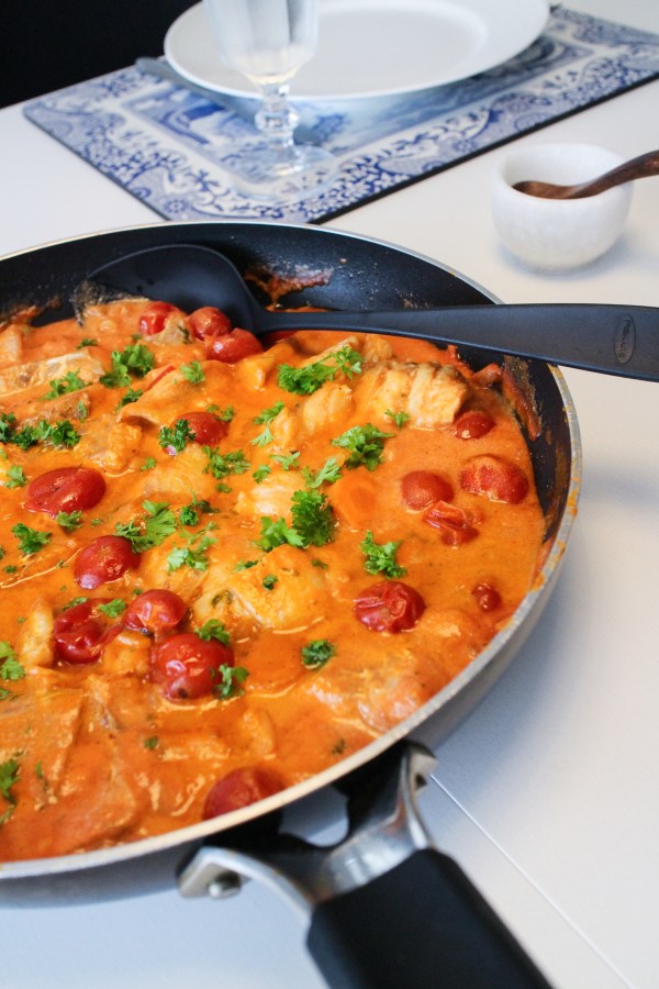 Fiskur með gulrótum í ljúffengri sósu