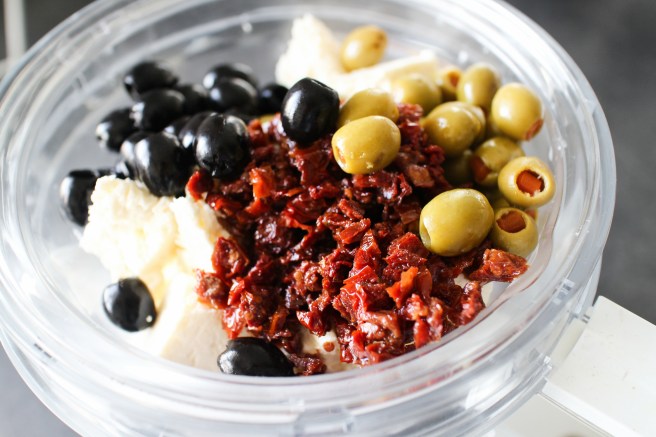 Grillaður kjúklingur með pestó og ólífumaukikjúkl.m.ólífum20