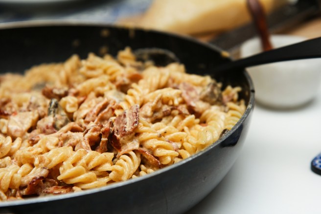 Pasta með beikoni, sveppum og sólþurrkuðum tómötum