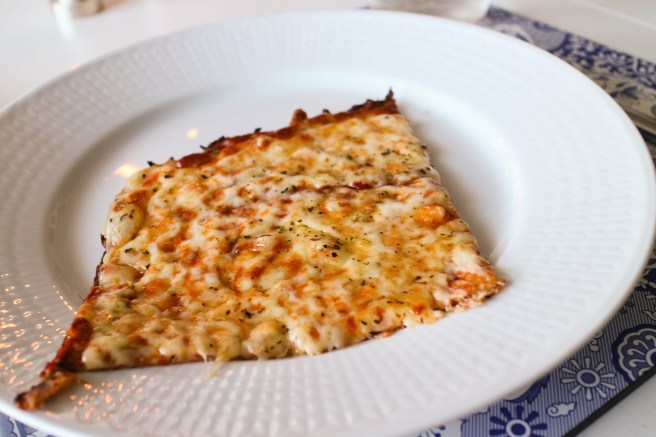 Pizza með blómkálsbotni