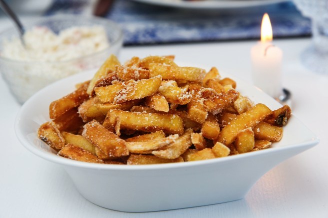 Heilgrillaður kjúklingur og parmesanfranskar