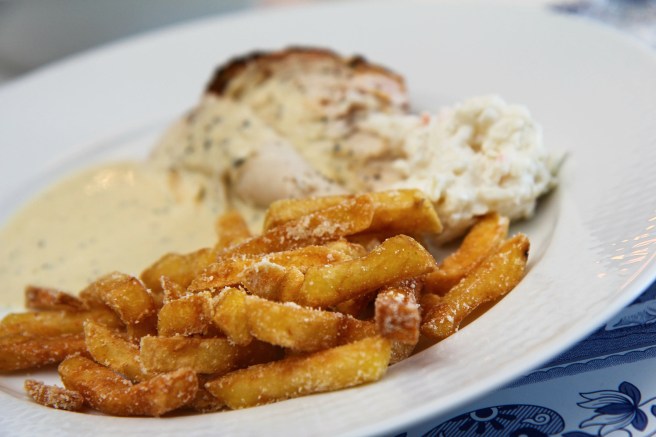 Heilgrillaður kjúklingur og parmesanfranskar