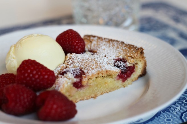 Hindberjakaka með aðeins 5 hráefnum!