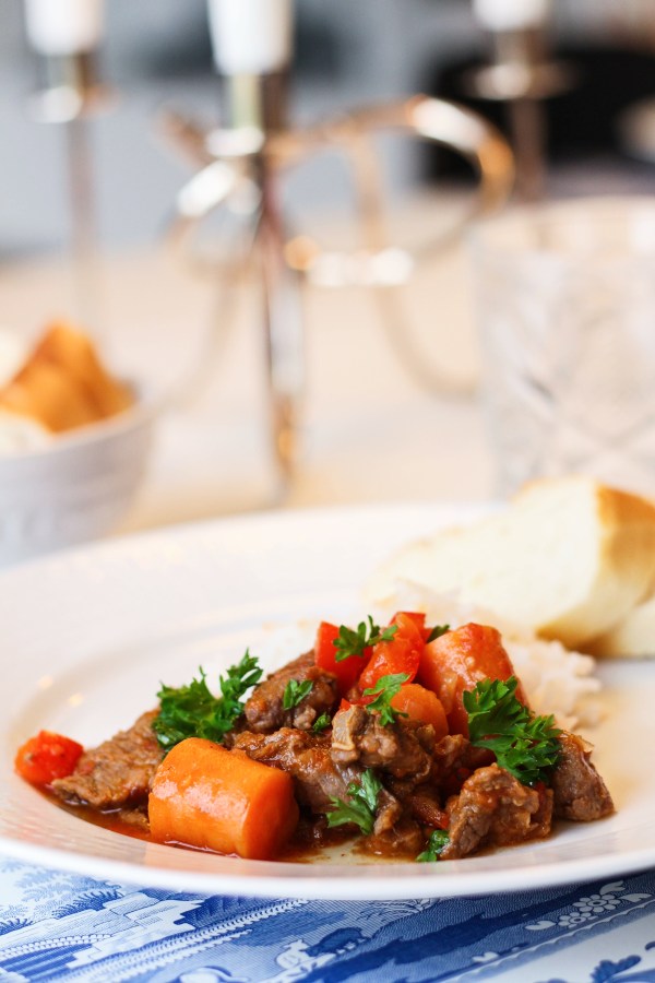 Gúllas með rauðu karrý og kókosmjólk