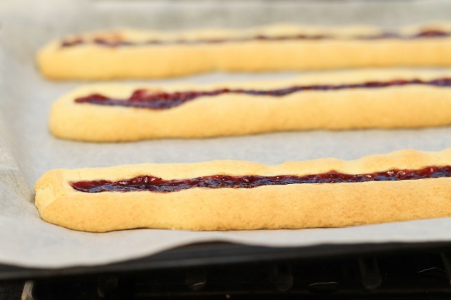 Vínarbrauð með sultu og glassúr