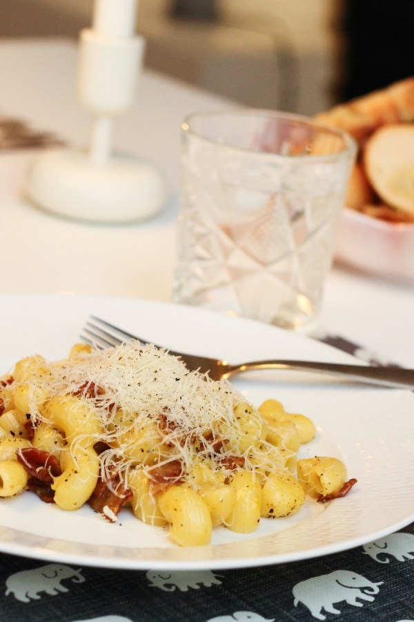 Makkarónu carbonara með aðeins 4 hráefnum!